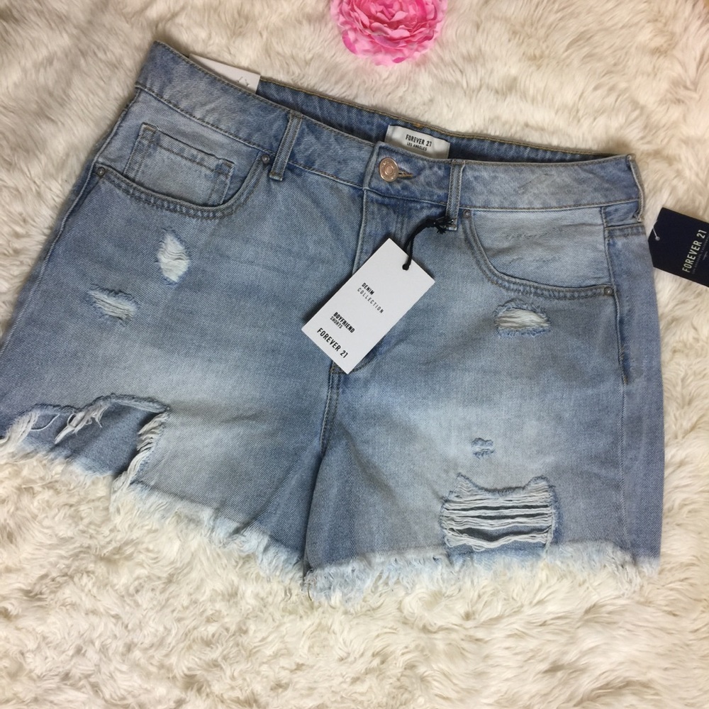 FOREVER 21 DENIM BOYFRIEND SHORTS SIZE 28